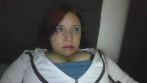 Snapshot of isabellaa_hills_ chatting on 10/05/25, 12:09 isabellaa_hills_ online show from 10/05/25, 12:09