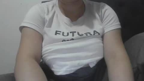 Snapshot of isabellaa_hills_ chatting on 10/31/25, 03:35 isabellaa_hills_ online show from 10/31/25, 03:35