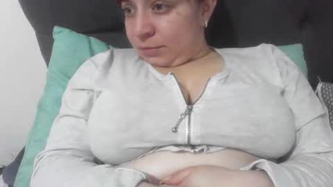 Snapshot of isabellaa_hills_ chatting on 11/14/25, 04:06 isabellaa_hills_ online show from 11/14/25, 04:06