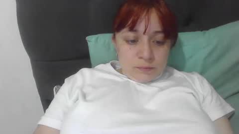 Snapshot of isabellaa_hills_ chatting on 11/28/25, 01:47 isabellaa_hills_ online show from 11/28/25, 01:47