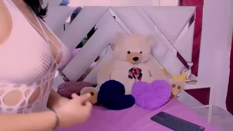 ISABELLA  online show from 02/01/25, 10:34