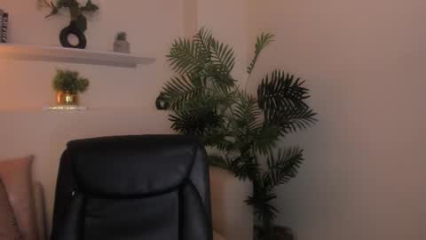 Isabella online show from 06/28/26, 11:22