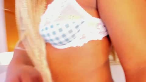 Snapshot of isabellaalux_ chatting on 04/29/26, 08:48 isabellaalux_ online show from 04/29/26, 08:48