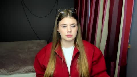 Snapshot of isabellabler chatting on 12/30/24, 12:42 isabellabler online show from 12/30/24, 12:42