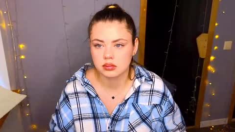 Snapshot of isabellabler chatting on 01/19/25, 06:53 isabellabler online show from 01/19/25, 06:53