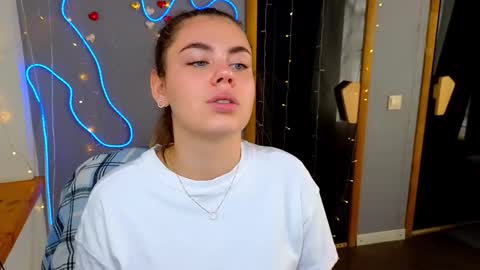 Snapshot of isabellabler chatting on 09/21/25, 05:42 isabellabler online show from 09/21/25, 05:42