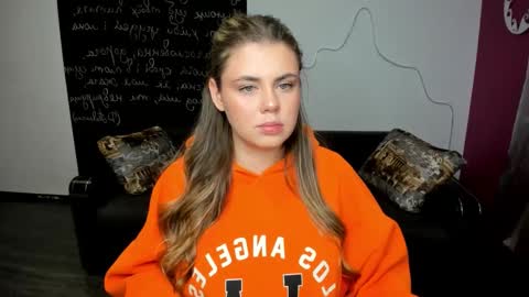 Snapshot of isabellabler chatting on 10/21/25, 11:55 isabellabler online show from 10/21/25, 11:55