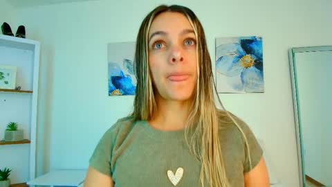 Isabella  online show from 04/04/26, 12:13