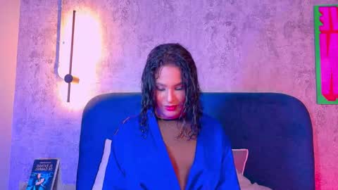 Snapshot of isabellaho1317 chatting on 10/22/25, 03:07 Isabella online show from 10/22/25, 03:07