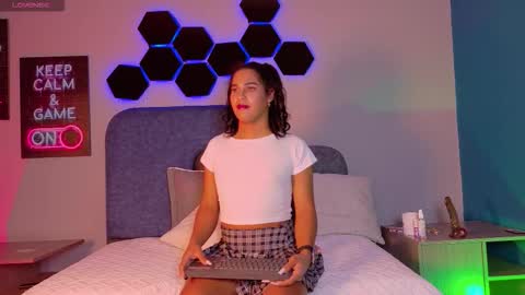 Snapshot of isabellaho1317 chatting on 11/13/25, 12:31 Isabella online show from 11/13/25, 12:31