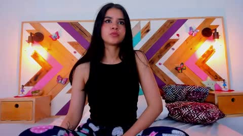 Snapshot of isabellamarinny chatting on 02/24/25, 05:53 Isabella online show from 02/24/25, 05:53