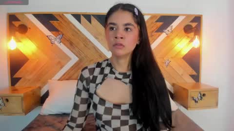 Snapshot of isabellamarinny chatting on 10/06/25, 11:40 Isabella online show from 10/06/25, 11:40