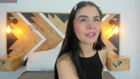 Snapshot of isabellamarinny chatting on 10/15/25, 11:32 Isabella online show from 10/15/25, 11:32