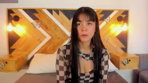 Snapshot of isabellamarinny chatting on 10/20/25, 12:27 Isabella online show from 10/20/25, 12:27