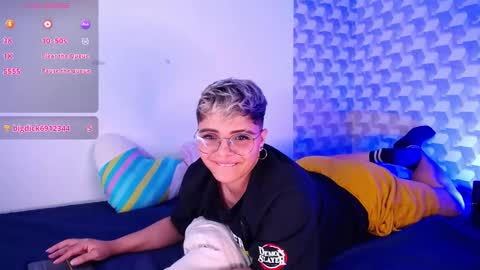 Isabella Mout  online show from 02/02/25, 11:32