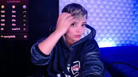 Isabella Mout  online show from 02/10/25, 11:45