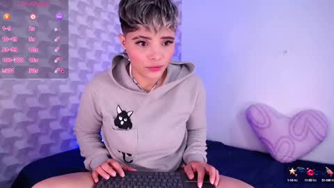 Isabella Mout  online show from 02/11/25, 02:24