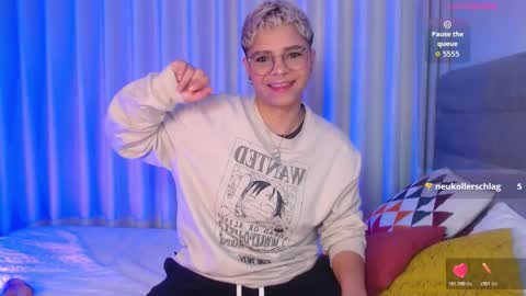 Isabella Mout  online show from 11/26/25, 01:34