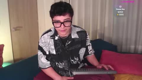 Isabella Mout  online show from 03/29/26, 04:51