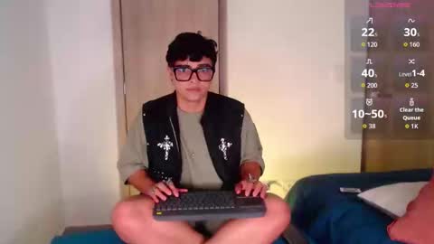 Isabella Mout  online show from 04/14/26, 04:18