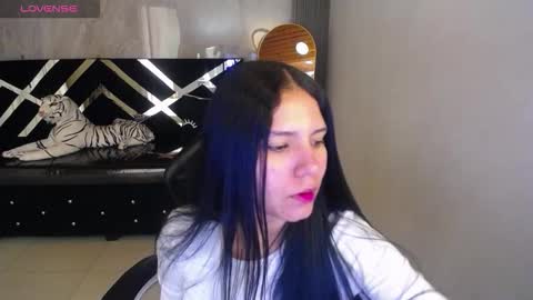 Snapshot of isabellanoir_a chatting on 02/16/26, 01:07 Isa online show from 02/16/26, 01:07