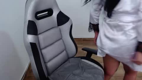 Snapshot of isabellaobregon2 chatting on 02/15/26, 09:55 Isa online show from 02/15/26, 09:55