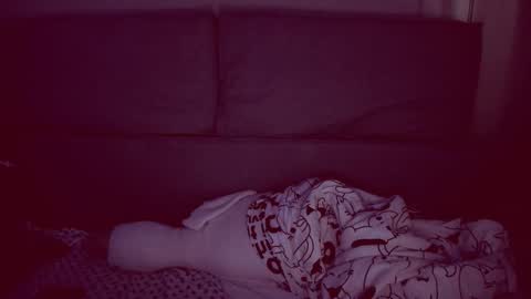 Isabella online show from 10/28/25, 11:14