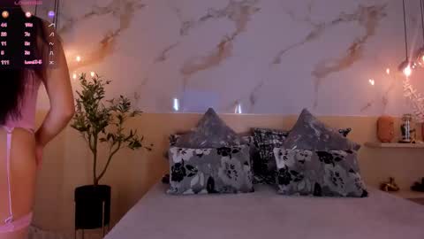 Snapshot of isabellasouza chatting on 09/24/25, 11:46 online show from 09/24/25, 11:46