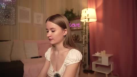 Snapshot of isabellatorrance chatting on 09/27/25, 05:01 Bella online show from 09/27/25, 05:01