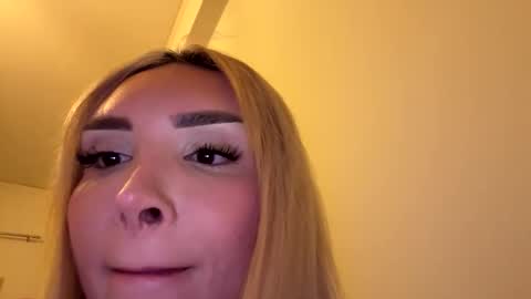 Snapshot of isabellatsvbaby chatting on 05/10/26, 05:51 isabellatsvbaby online show from 05/10/26, 05:51