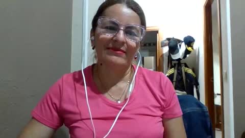isabella online show from 05/17/26, 07:54