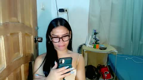 Snapshot of isabelle_amore chatting on 07/02/26, 03:23 Ysa online show from 07/02/26, 03:23
