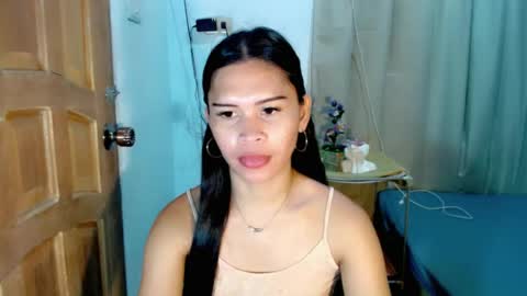 Snapshot of isabelle_amore chatting on 07/14/26, 02:05 Ysa online show from 07/14/26, 02:05