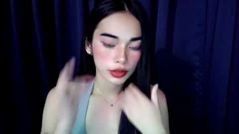 Snapshot of isabelle_willis chatting on 11/17/25, 02:01 Isabelle online show from 11/17/25, 02:01