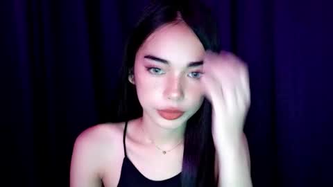 Snapshot of isabelle_willis chatting on 11/23/25, 02:06 Isabelle online show from 11/23/25, 02:06