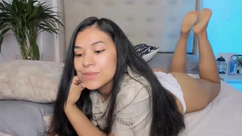 Snapshot of isabellediaz chatting on 02/11/25, 09:53 Isabelle Diaz online show from 02/11/25, 09:53