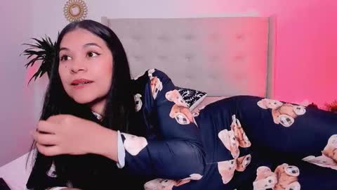 Snapshot of isabellediaz chatting on 11/22/25, 05:17 Isabelle Diaz online show from 11/22/25, 05:17