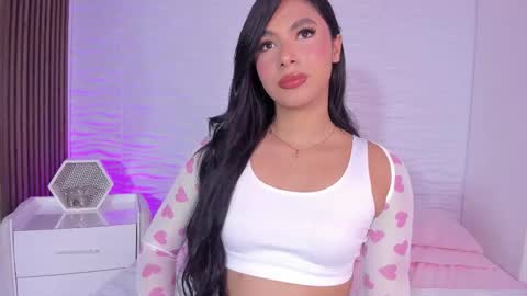 Snapshot of isabellefoxx chatting on 11/02/25, 09:06 Isa online show from 11/02/25, 09:06