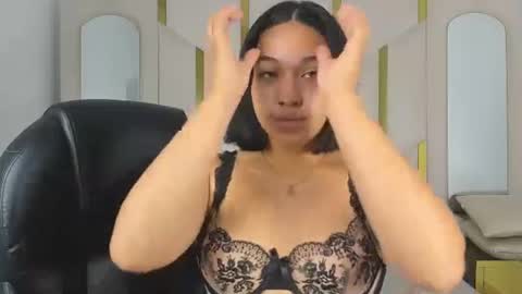 isabellrodriguez18 online show from 10/31/25, 03:18