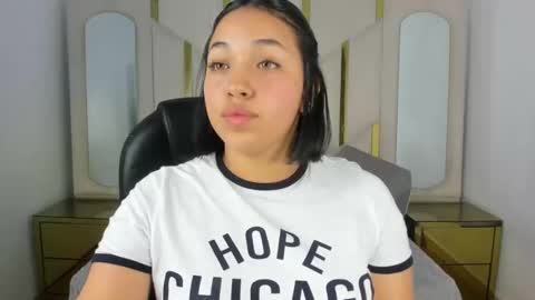 isabellrodriguez18 online show from 11/08/25, 06:13