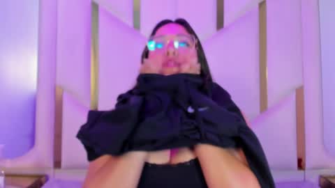 isabellrodriguez18 online show from 04/16/26, 03:40