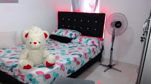 Snapshot of isadora_conde1_ chatting on 05/27/26, 09:23 isadora online show from 05/27/26, 09:23