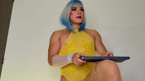 Snapshot of isahilton1 chatting on 11/06/25, 09:05 Isabella Hilton online show from 11/06/25, 09:05