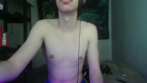 isaiahf24 online show from 06/04/26, 01:11