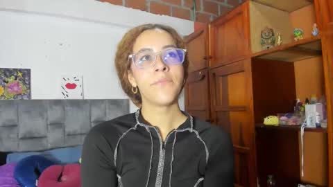 Isabela  online show from 09/23/25, 07:11