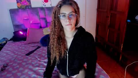 Isabela  online show from 09/30/25, 05:23