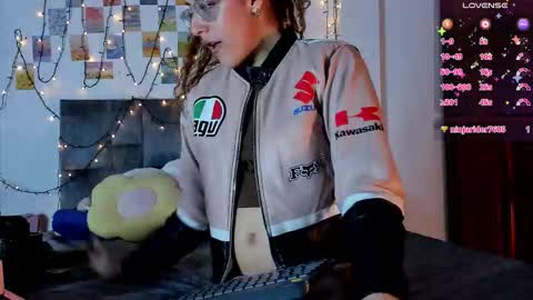 Snapshot of isangel_ chatting on 02/03/26, 06:22 Isabela online show from 02/03/26, 06:22