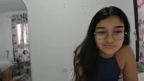 Snapshot of isasuarezzzz chatting on 02/27/26, 05:57 Isa Suarez online show from 02/27/26, 05:57