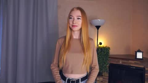 Snapshot of isauralindamood chatting on 11/29/25, 07:44 Ramonita online show from 11/29/25, 07:44