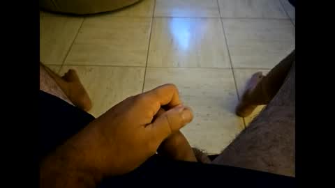 Snapshot of iscrewinutibolt chatting on 11/28/25, 10:40 Carlos online show from 11/28/25, 10:40